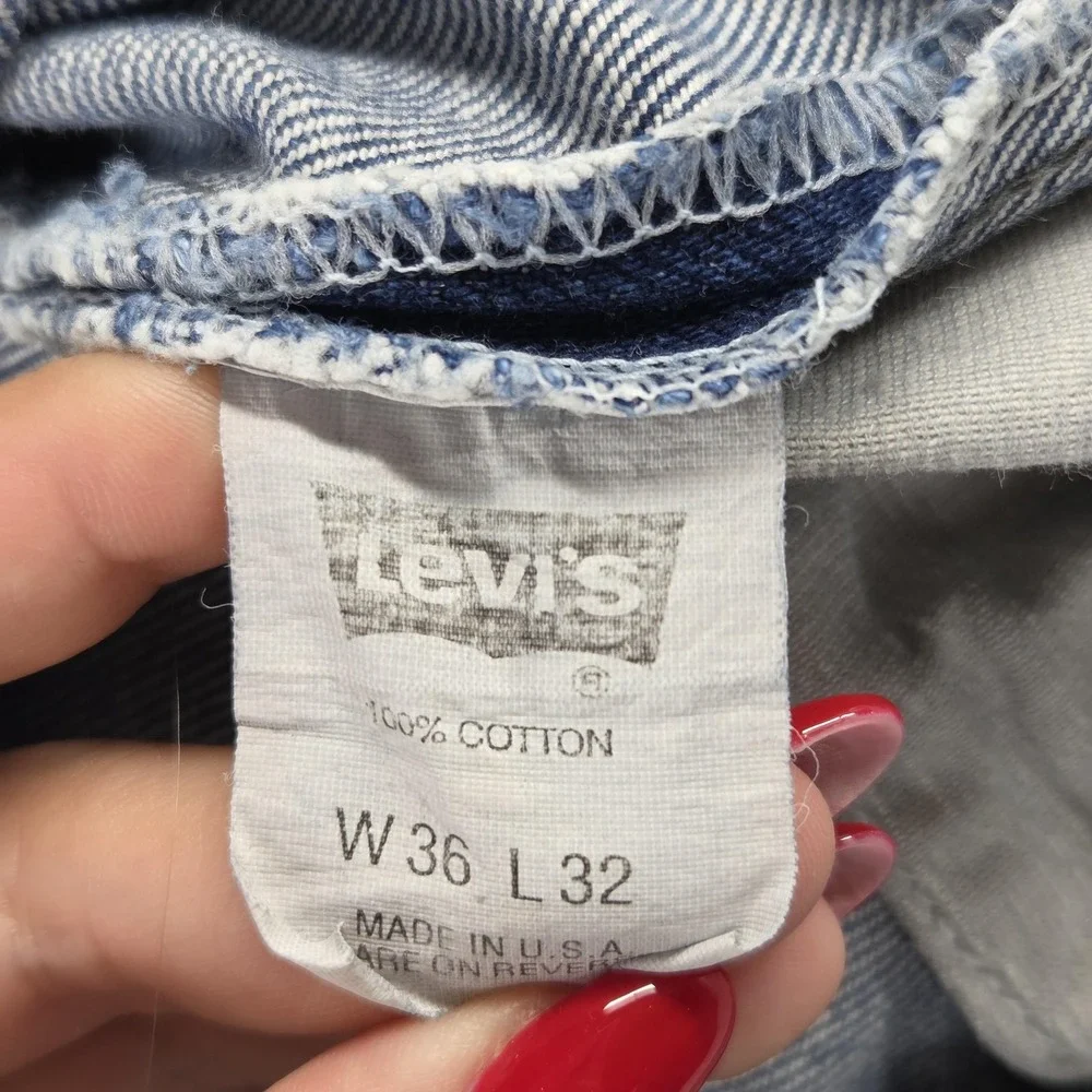Vintage Levis 501 Jeans Mens Blue Straight Button Fly Made In USA Fits 32x32